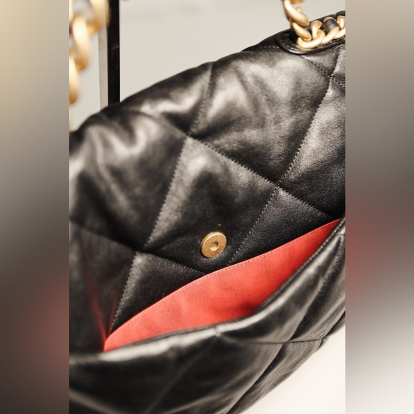 Chanel 19 Maxi Black Quilted Goatskin tritone chain